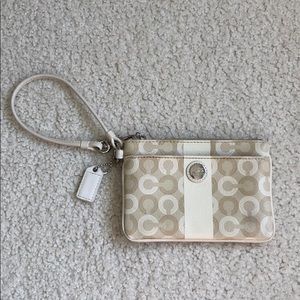 Coach wristlet in good condition!